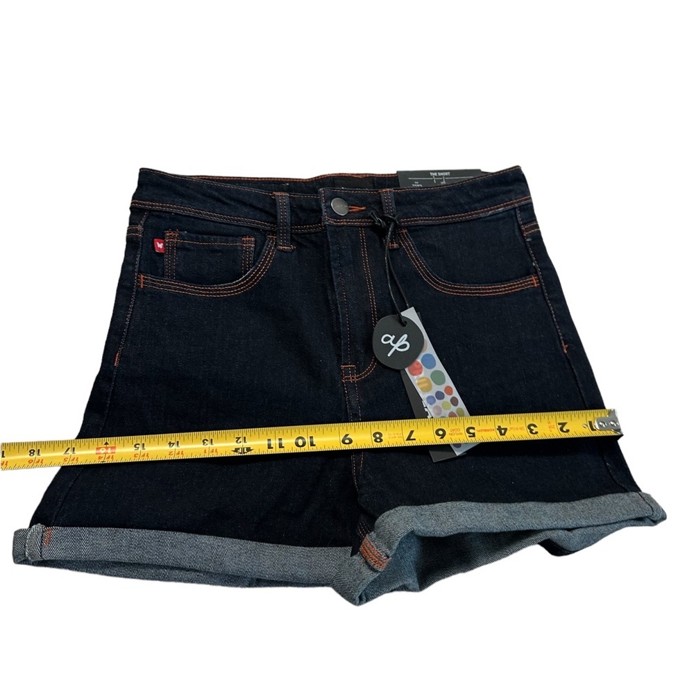 April Jeans Fit Leg Relaxed High Rise Short Jeans Size Medium - Picture 12 of 17